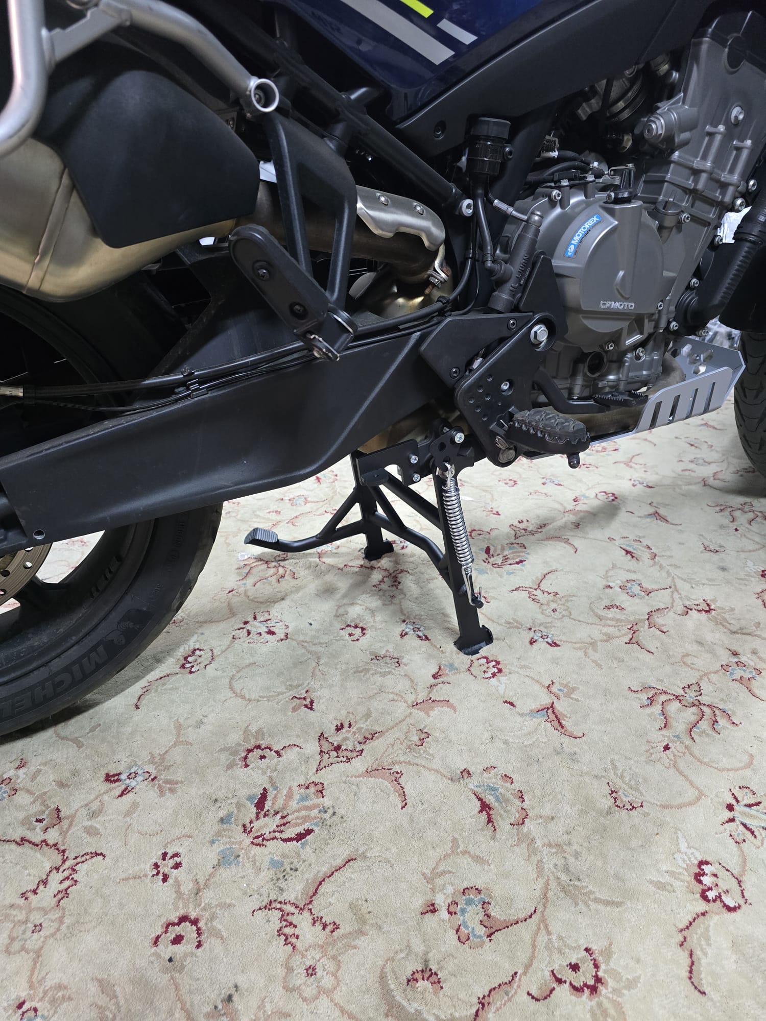 CF MOTO MT 800 ORTA SEHPA DEMİRİ