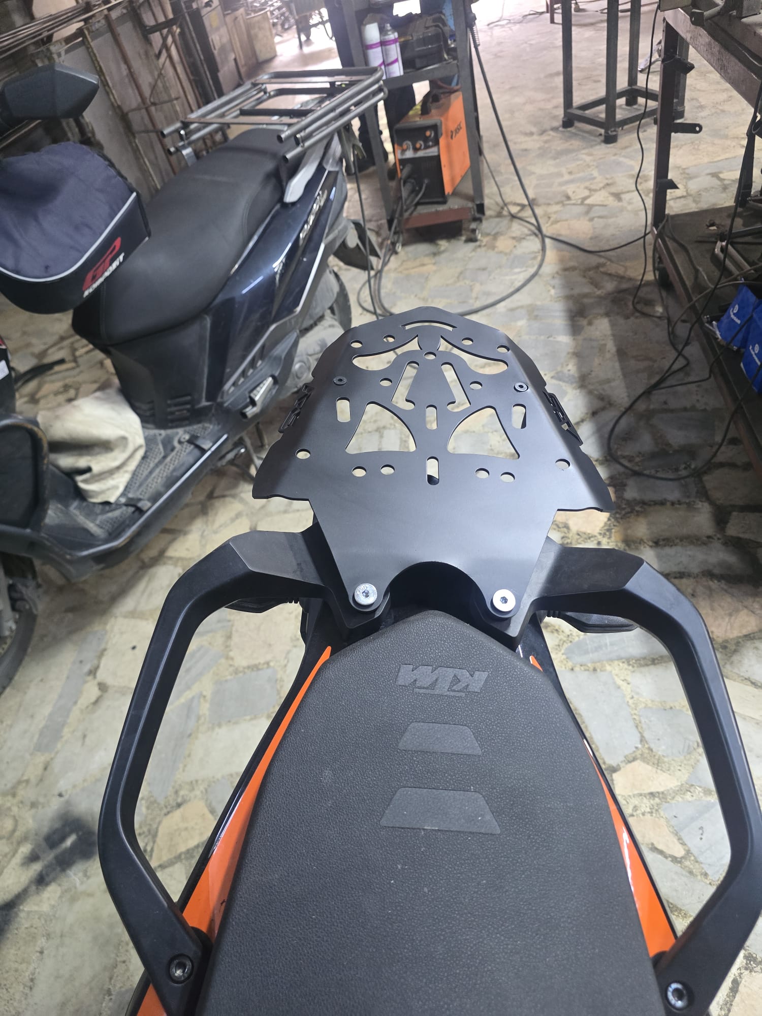 KTM ADVANTURE 250-390 ARKA ÇANTA TAŞIMA DEMİRİ