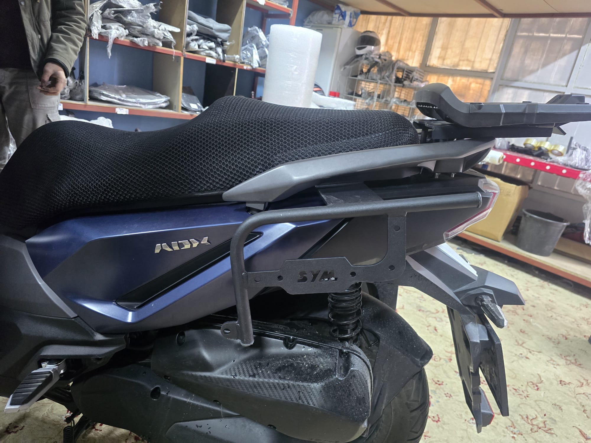 SYM ADX 300 YAN ÇANTA TAŞIMA DEMİRİ