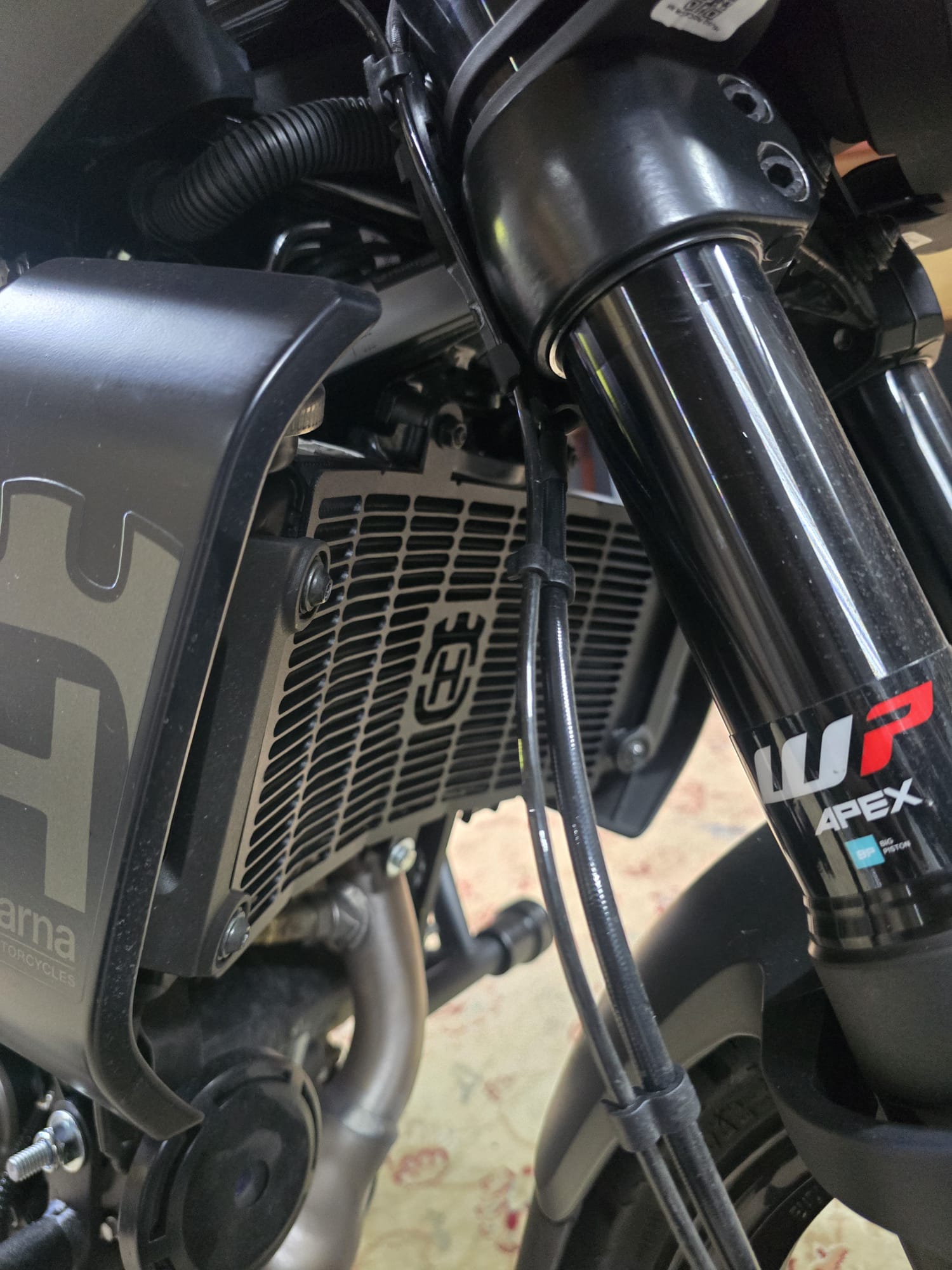 Svartpilen 250 RADYATÖR KORUMA DEMİRİ