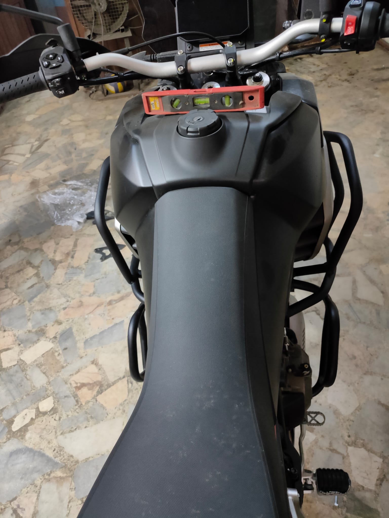 APRİLİA TUAREG 660 ALT KORUMA DEMİRİ